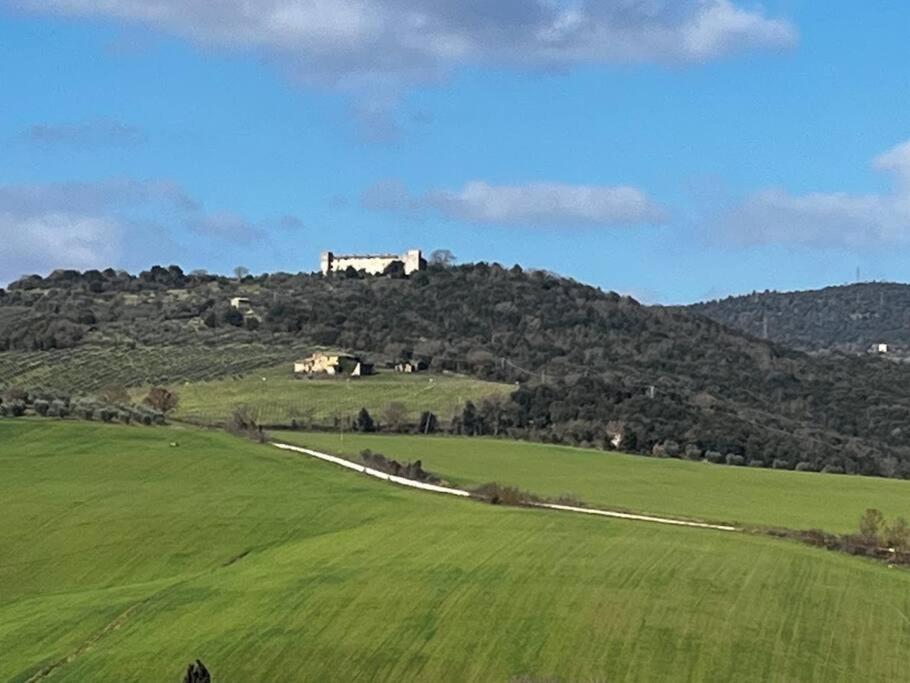 Medieval Tower In Umbria With Swimming Pool Montelagello Экстерьер фото