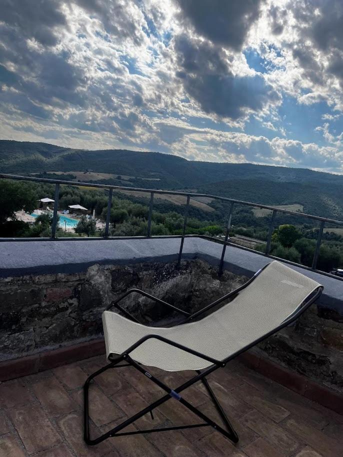 Medieval Tower In Umbria With Swimming Pool Montelagello Экстерьер фото